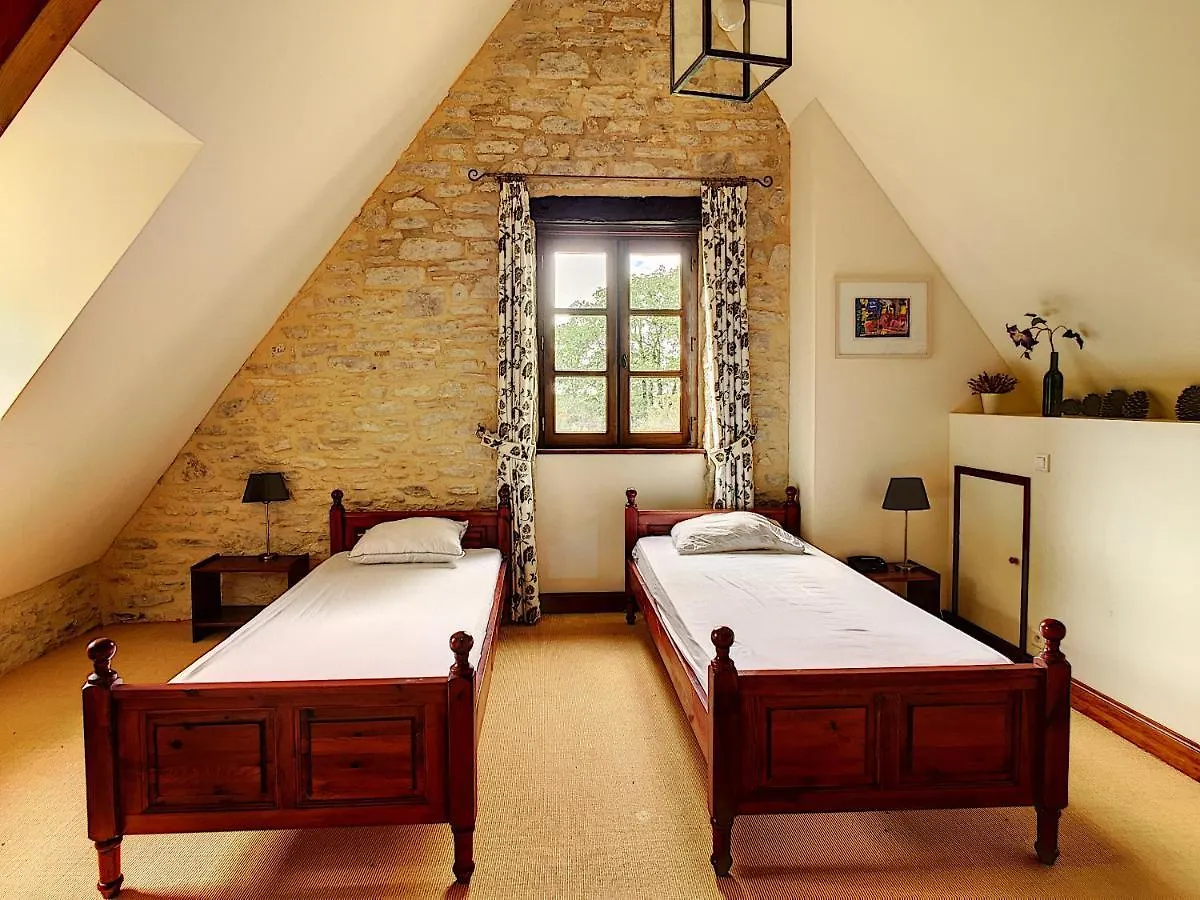 Holiday home Domaine La Foret Du Rossignol Gourdon-en-quercy