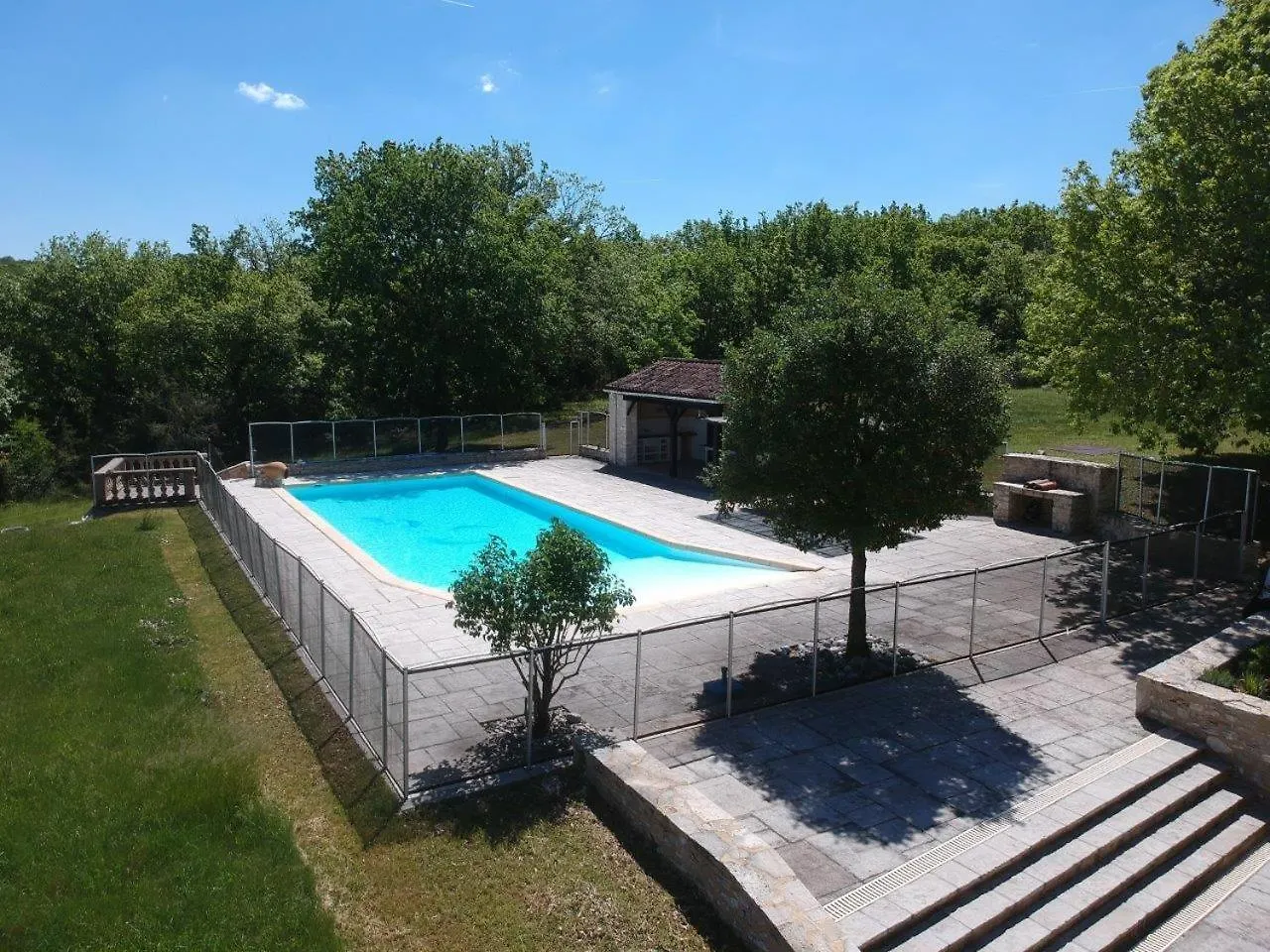Holiday home Domaine La Foret Du Rossignol Gourdon-en-quercy